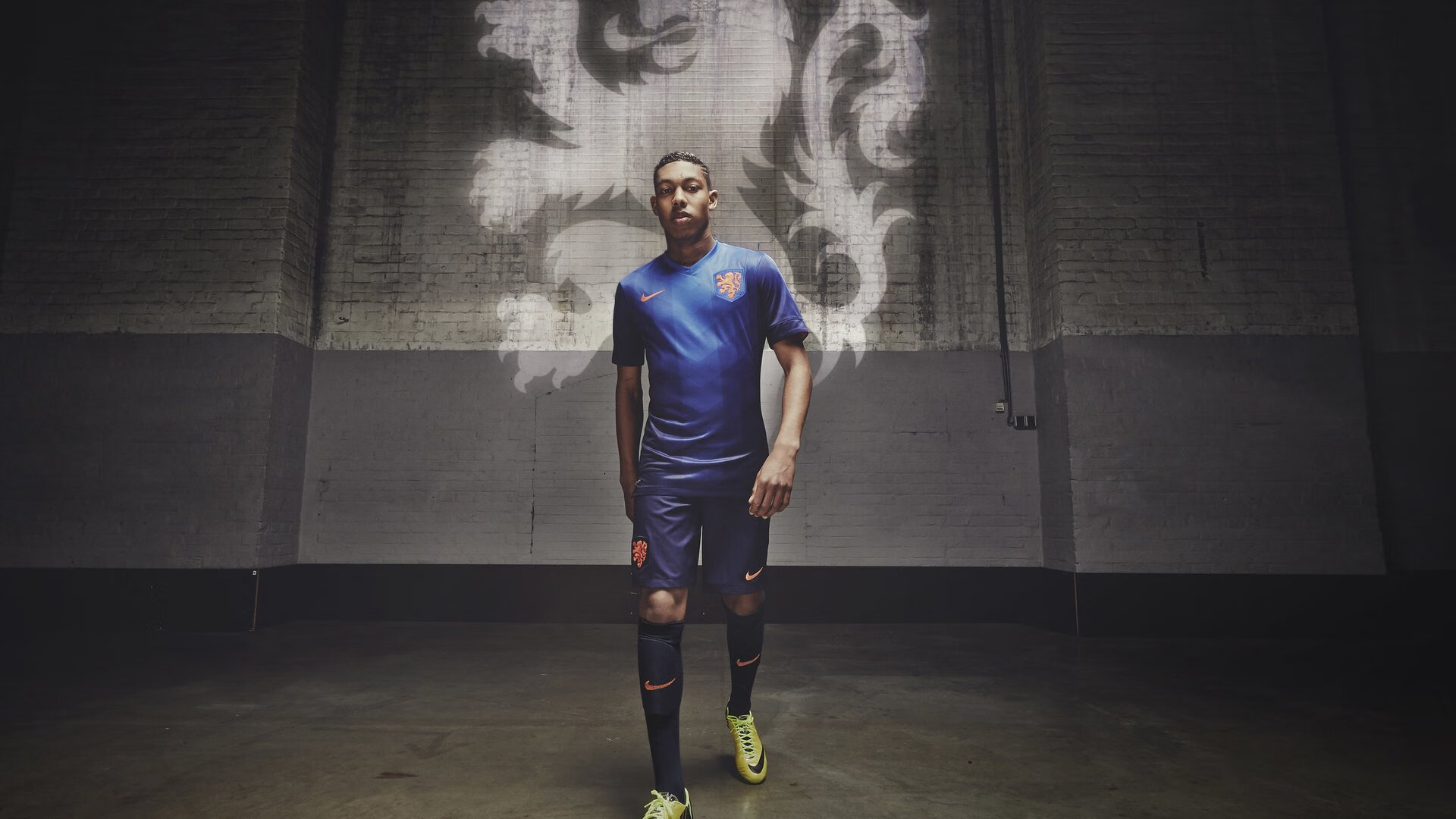 开云体育app-穿越风暴,从美网聚光灯到戴维斯杯暗夜,蒂姆的冠军之心在何处重燃?