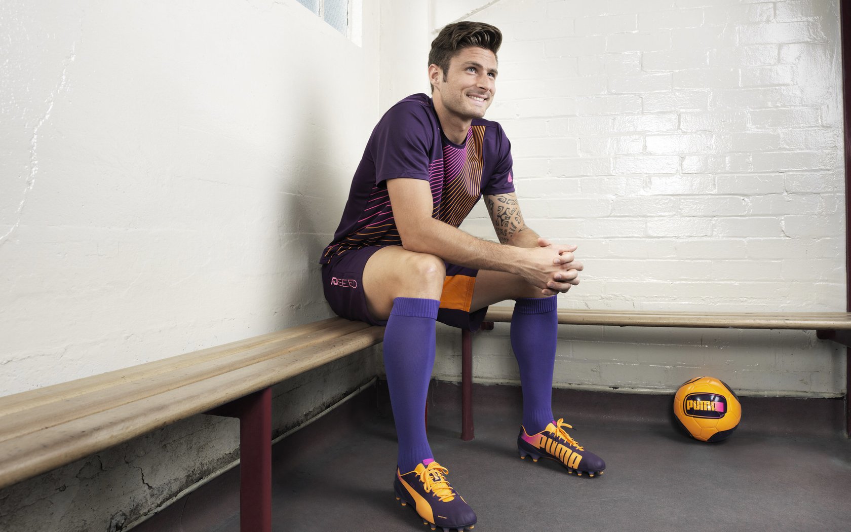 开云体育官网-鏖战，奥恰洛夫破茧成蝶